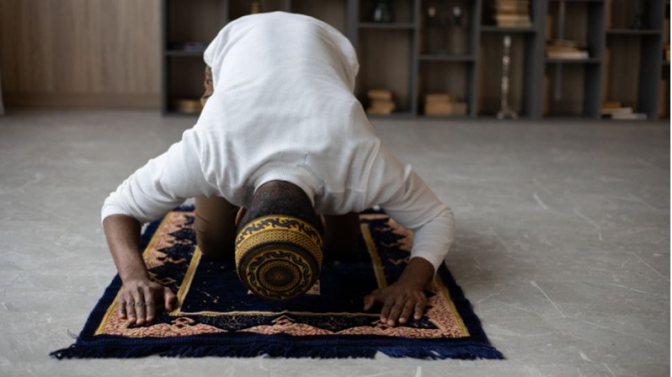 Bagaimana Tata Cara Salat Tarawih. Tata Cara Shalat Tarawih Sendiri di Rumah: Bacaan Niat, Takbiratul