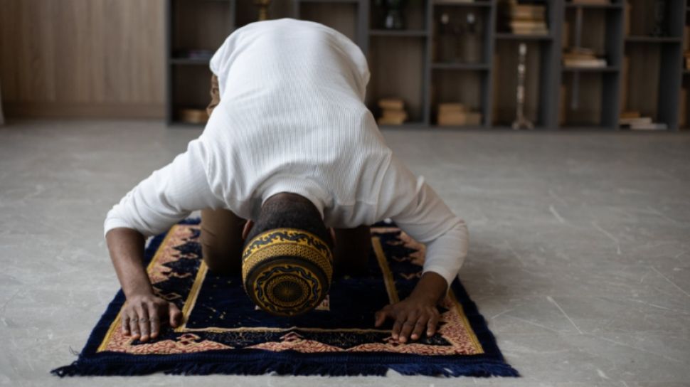 Cara Sholat Dhuha 2 Rakaat Dan Bacaannya. Bacaan Sholat Dhuha 2 Rakaat, Lengkap dengan Niat dan Tata Cara