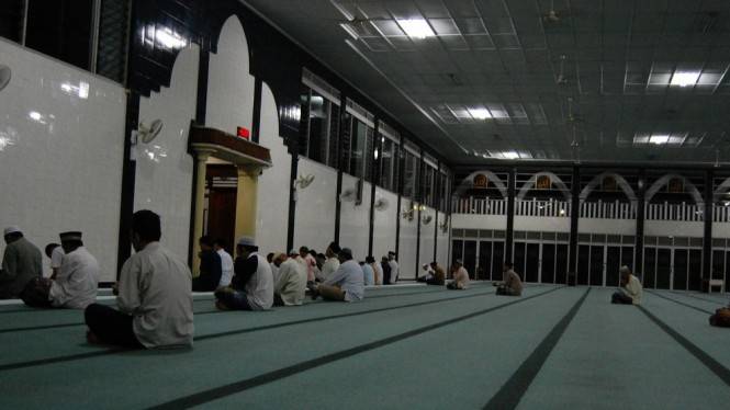 Niat Sholat Subuh Jika Bangun Kesiangan. Niat Sholat Shubuh Saat Bangun Kesiangan, Apakah Masih Sah