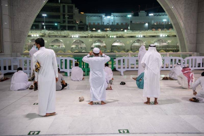 Niat Shalat Rawatib Qabliyah Dzuhur. Bacaan Niat Sholat Qobliyah, Arab dan Latin Beserta Arti dengan