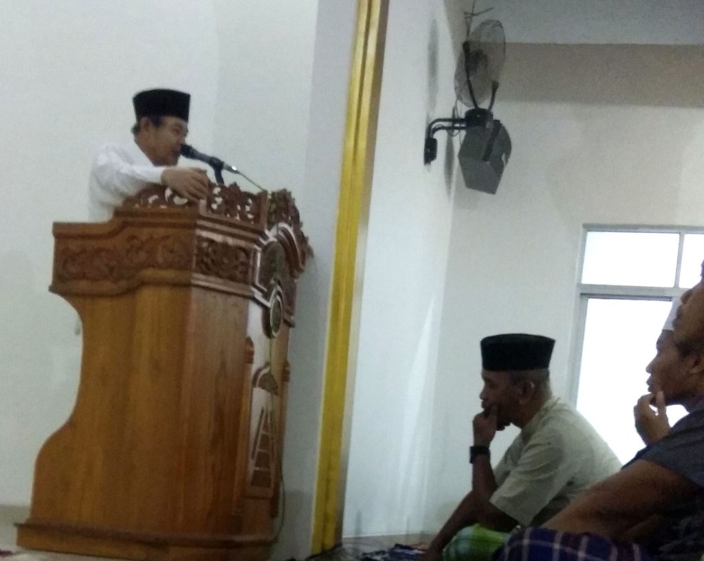 Contoh Surat Undangan Sholat Gerhana Bulan. Civitas Akademik IPI mengadakan sholat Gerhana berjamaah di