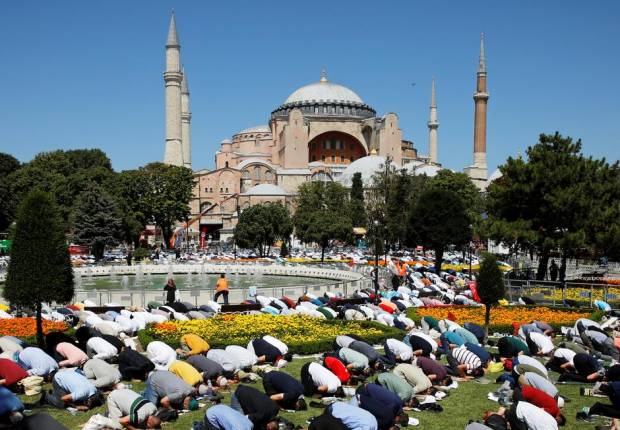 Sholat Jumat Di Hagia Sophia. Salat Jumat Perdana di Hagia Sophia Disambut Antusias