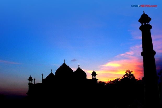 Bacaan Surat Pendek Pada Sholat Witir. Berikut Bacaan Surat Tiap Rakaat Pada Salat Witir