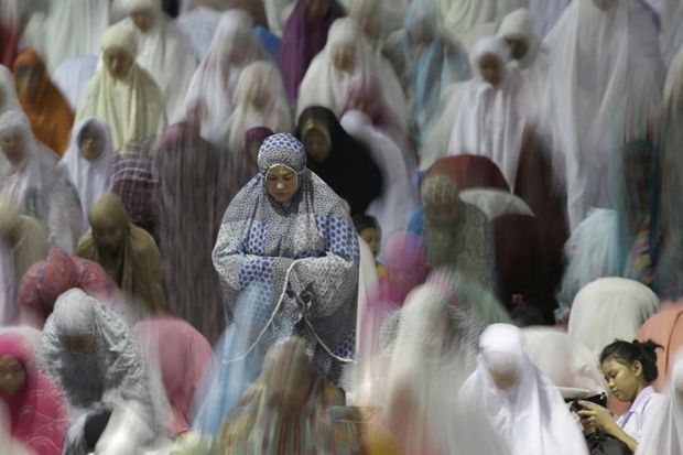 Pertanyaan Berikut Yang Bukan Menjadi Keutamaan Salat Tarawih Adalah. Kaifiyah Sholat Tarawih, Ibnu Taimiyah: Bukan Soal Bilangan