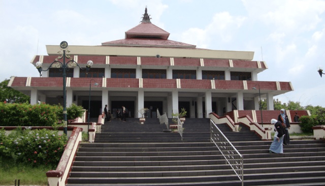 Waktu Sholat Jumat Di Wonosari. Beberapa Waktu Vakum, Masjid Agung Al Ikhlas Kembali