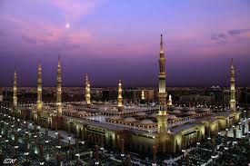 Keutamaan Shalat Di Masjid Nabawi Adalah Pahalanya Berlipat. Keutamaan Shalat di Masjid Nabawi