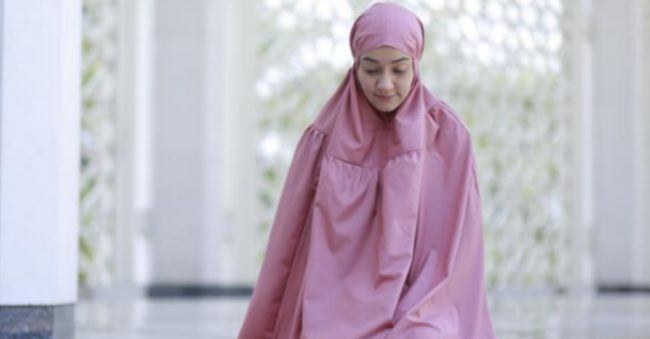 Yang Tidak Boleh Dilakukan Ketika Melaksanakan Salat Tarawih Adalah. Puasa tanpa shalat tarawih, bolehkah? Ketahui hukum dan haditsnya