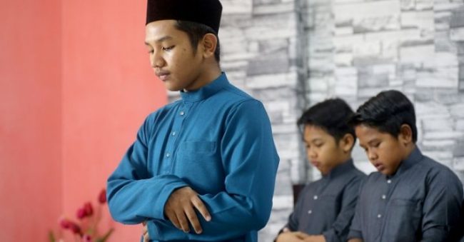 Tata Cara Lengkap Sholat Ghaib. Niat dan Tata Cara Sholat Ghaib Lengkap dengan Artinya