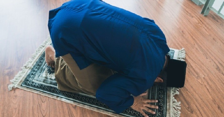 Cara Sholat Hajat Agar Cepat Terkabul. Niat Sholat Hajat Beserta Tata Cara dan Keutamannya, Bantu agar