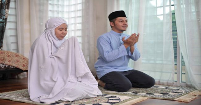 Doa Yang Baik Dibaca Setelah Sholat Fardhu. 9 Doa Setelah Shalat Fardu, Jangan Lupa Dibaca!