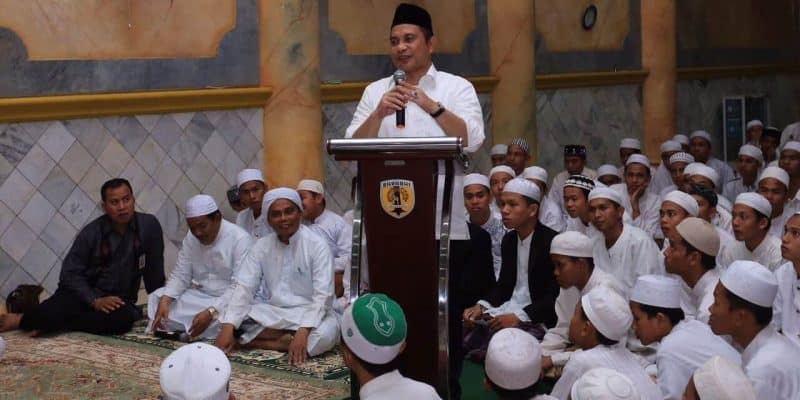 Contoh Khutbah Sholat Jumat Pendek. 7 Contoh Khutbah Jumat Singkat dalam Berbagai Tema