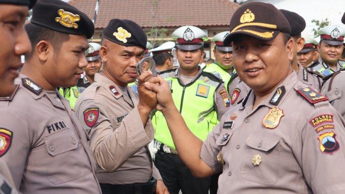 Jam Sholat Dhuha Di Purworejo. Kompol Andis Inspeksi Mendadak Anggota Polres Purworejo