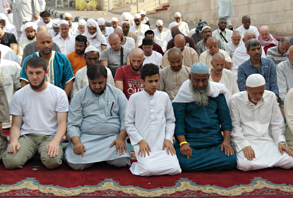 Shalat Di Rumah Apakah Boleh. Penting! Ini Hukum Laki-laki Sholat di Rumah