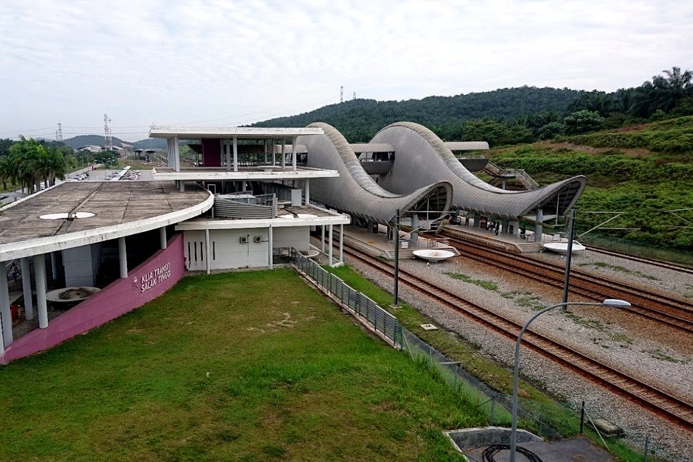 Waktu Berbuka Puasa Bandar Enstek. Salak Tinggi ERL Station, the ERL station for KLIA Transit at the