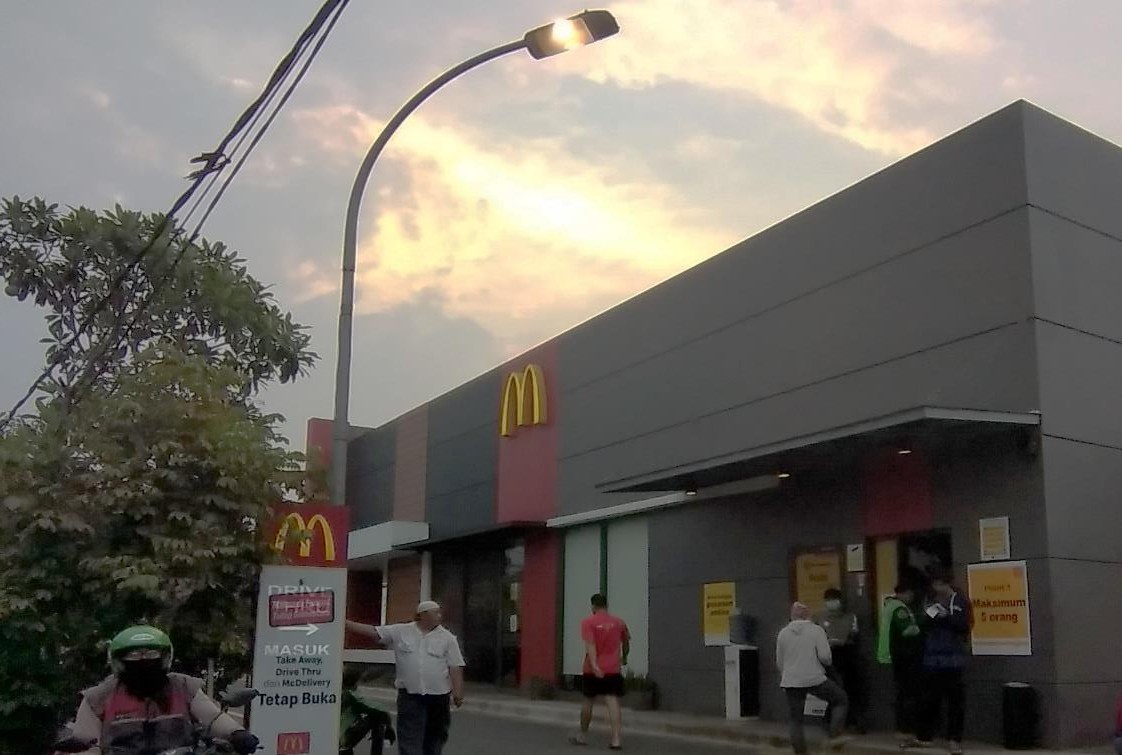 Waktu Operasi Mcdonald Bulan Puasa 2021. McDonald Lenteng Agung Terapkan Peraturan Baru Di Tengah