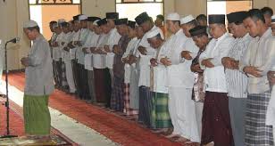 Hikmah Shalat Jamaah Di Masjid. KEUTAMAAN SHOLAT BERJAMAAH