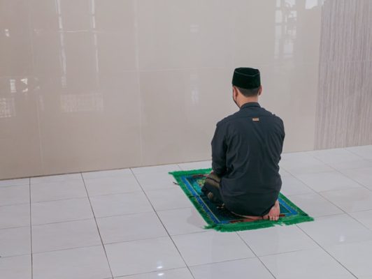 Tata Cara Sholat Idul Fitri Mandiri. Kenali Cara dan Bacaan Sholat Idul Adha Sesuai Syari'at